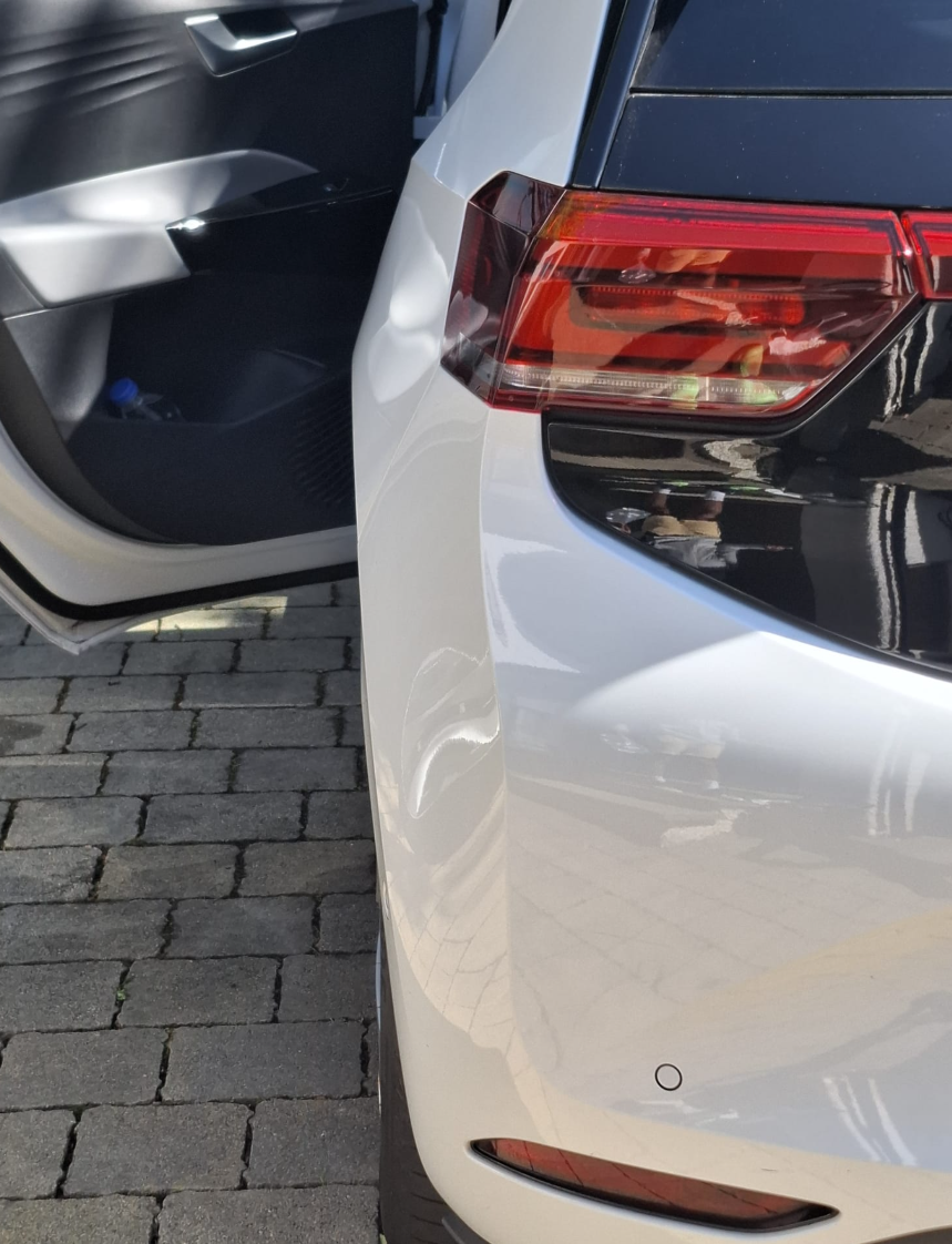Gloss Finish — Rear Detail